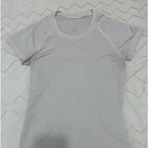 White lululemon swiftly tech